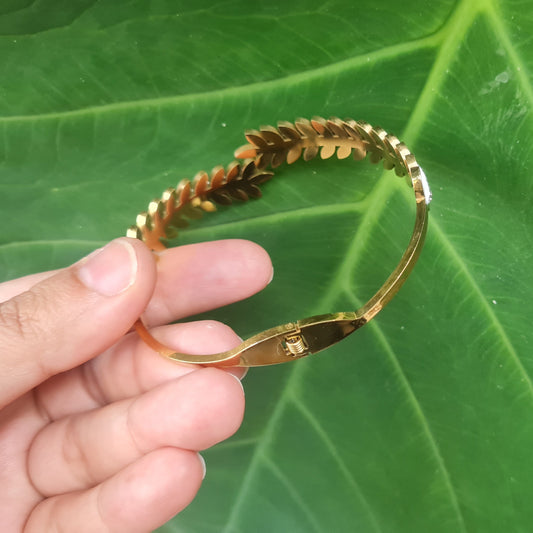 Leaf Handcuff