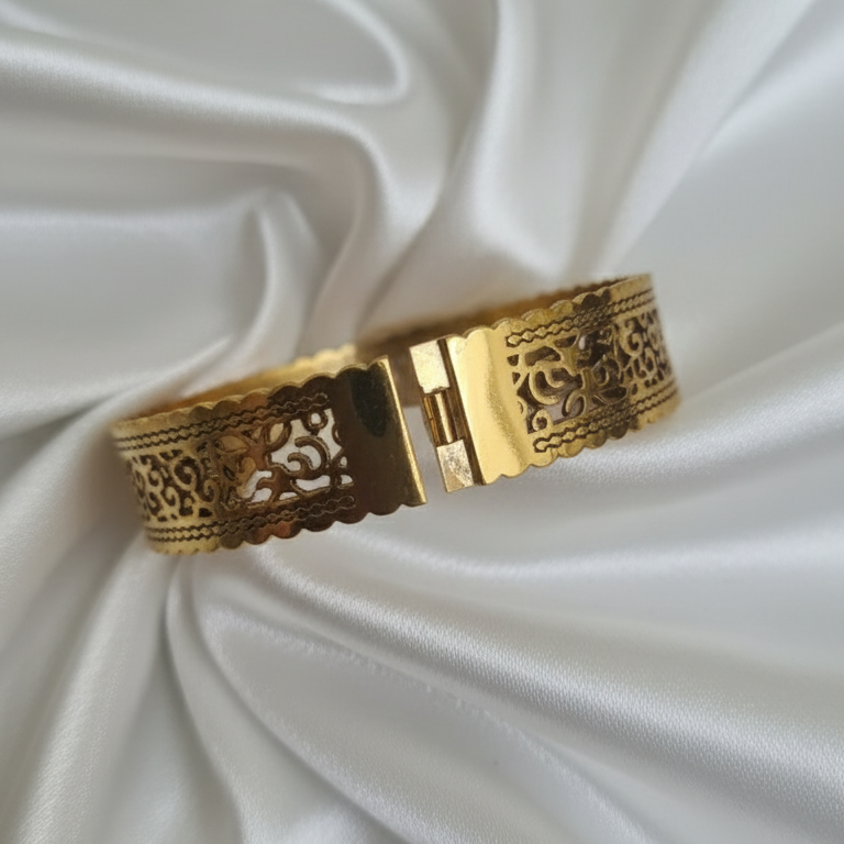 Carved Handcuff (Gold Plated)