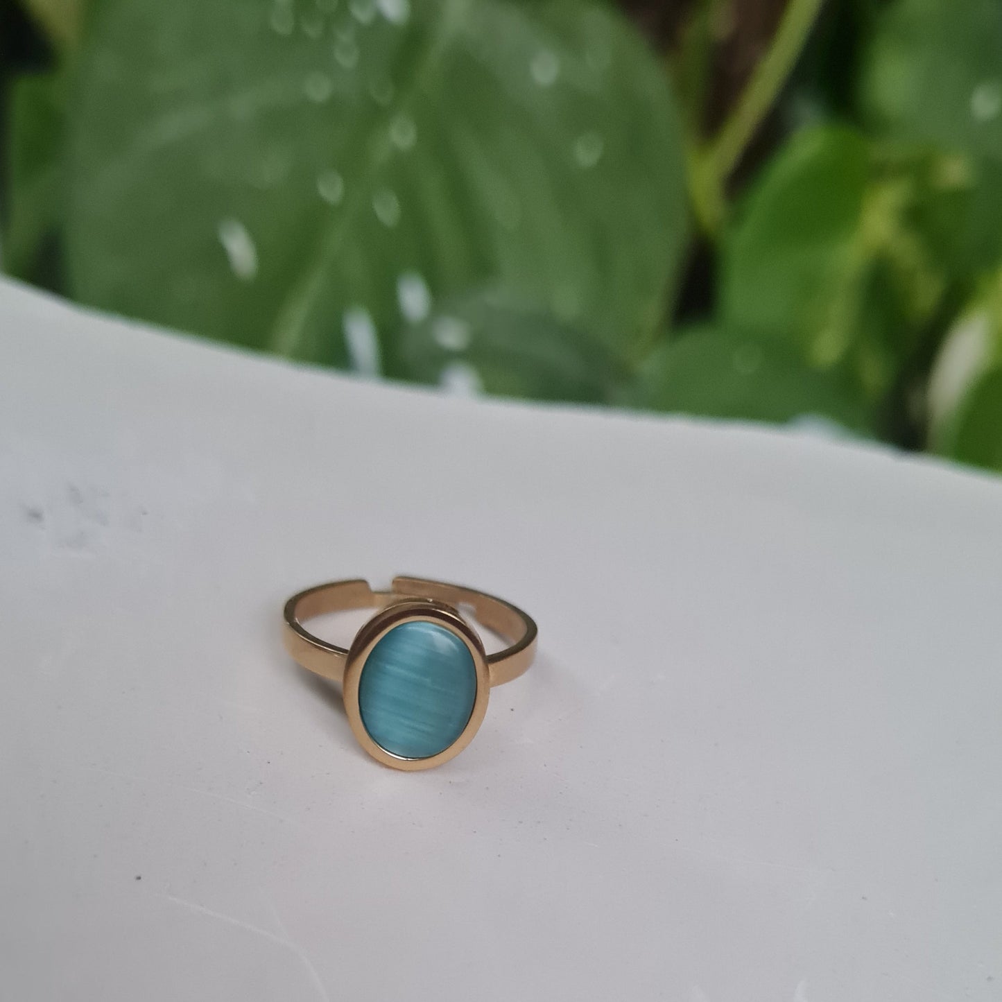 Cat eye stone ring
