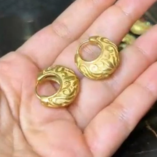 Gold Plated Carved Baaliyan