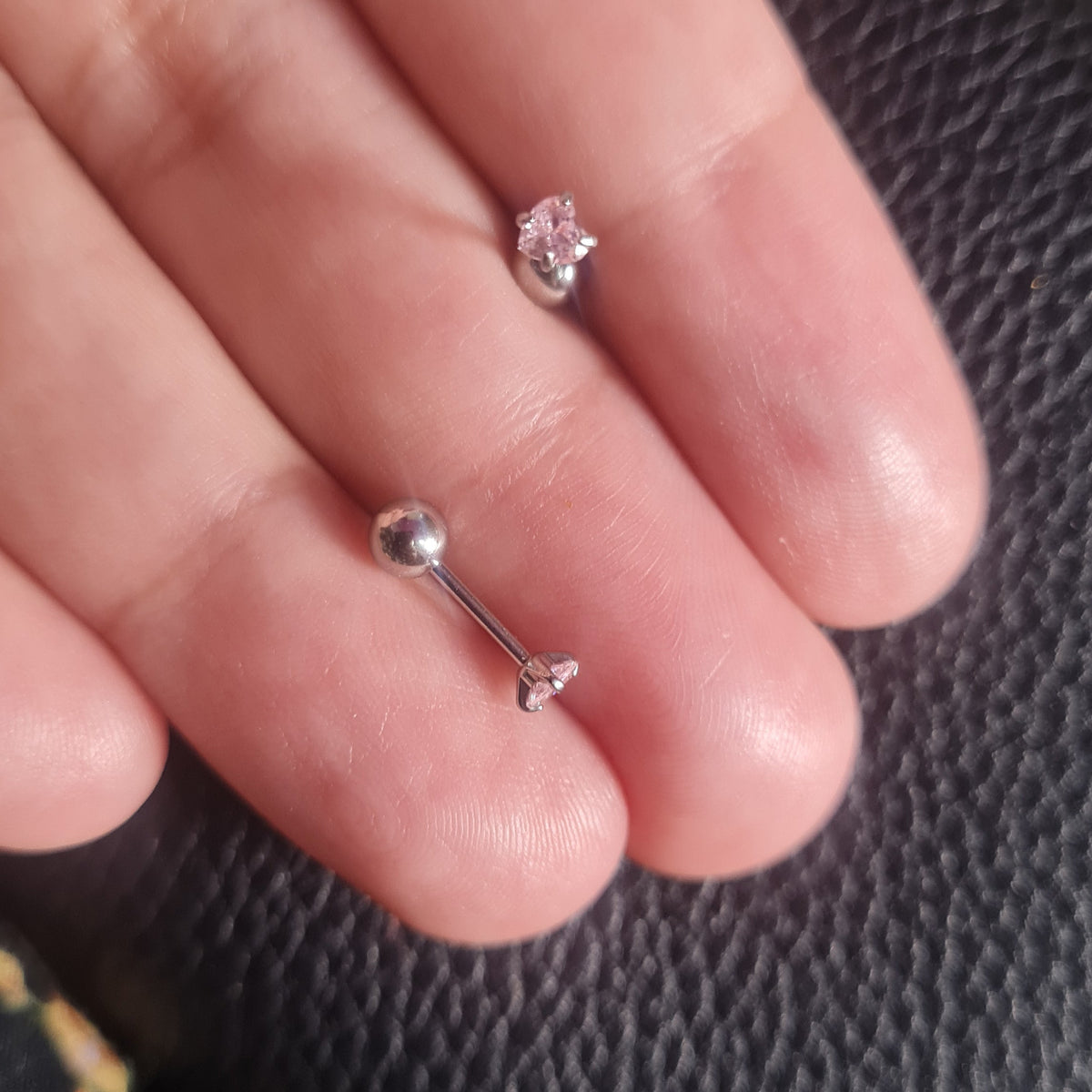 Sparkling Ear Studs (Pair)