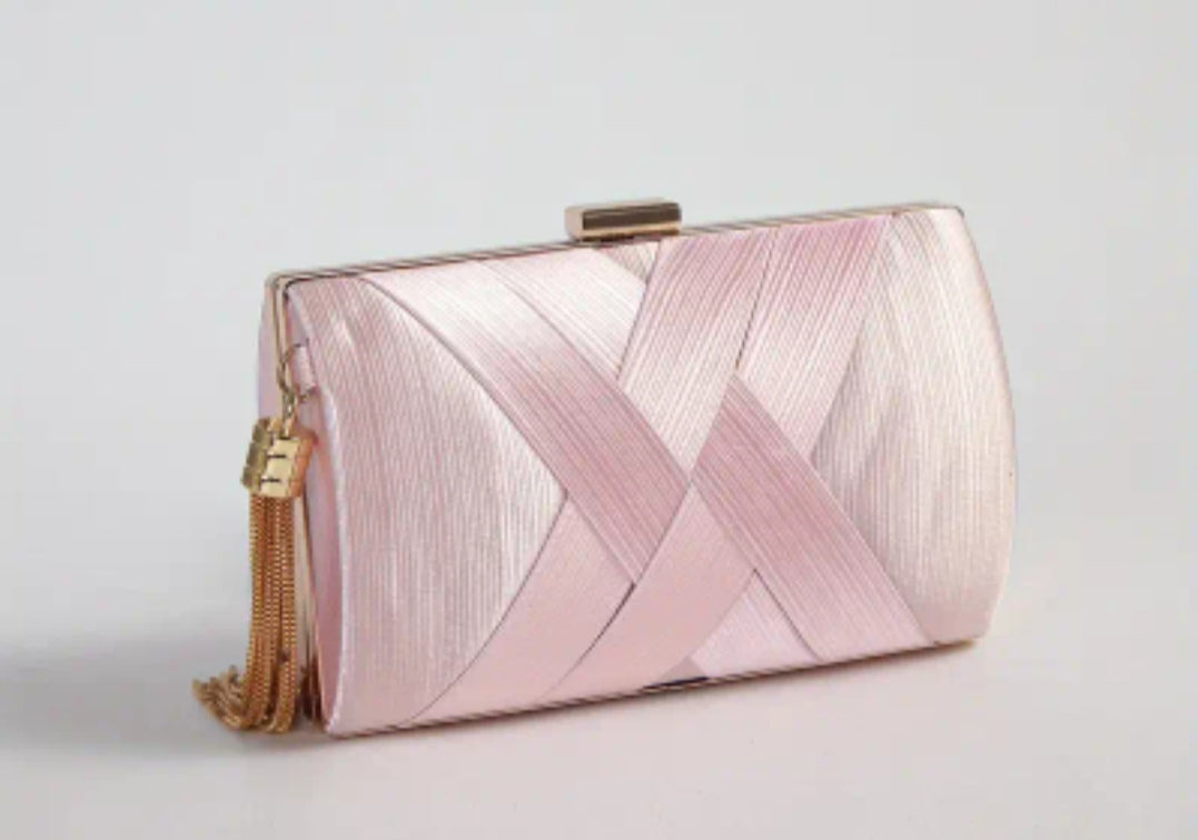 Elegant braided clutch in Gold