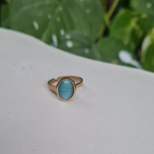 Cat eye stone ring