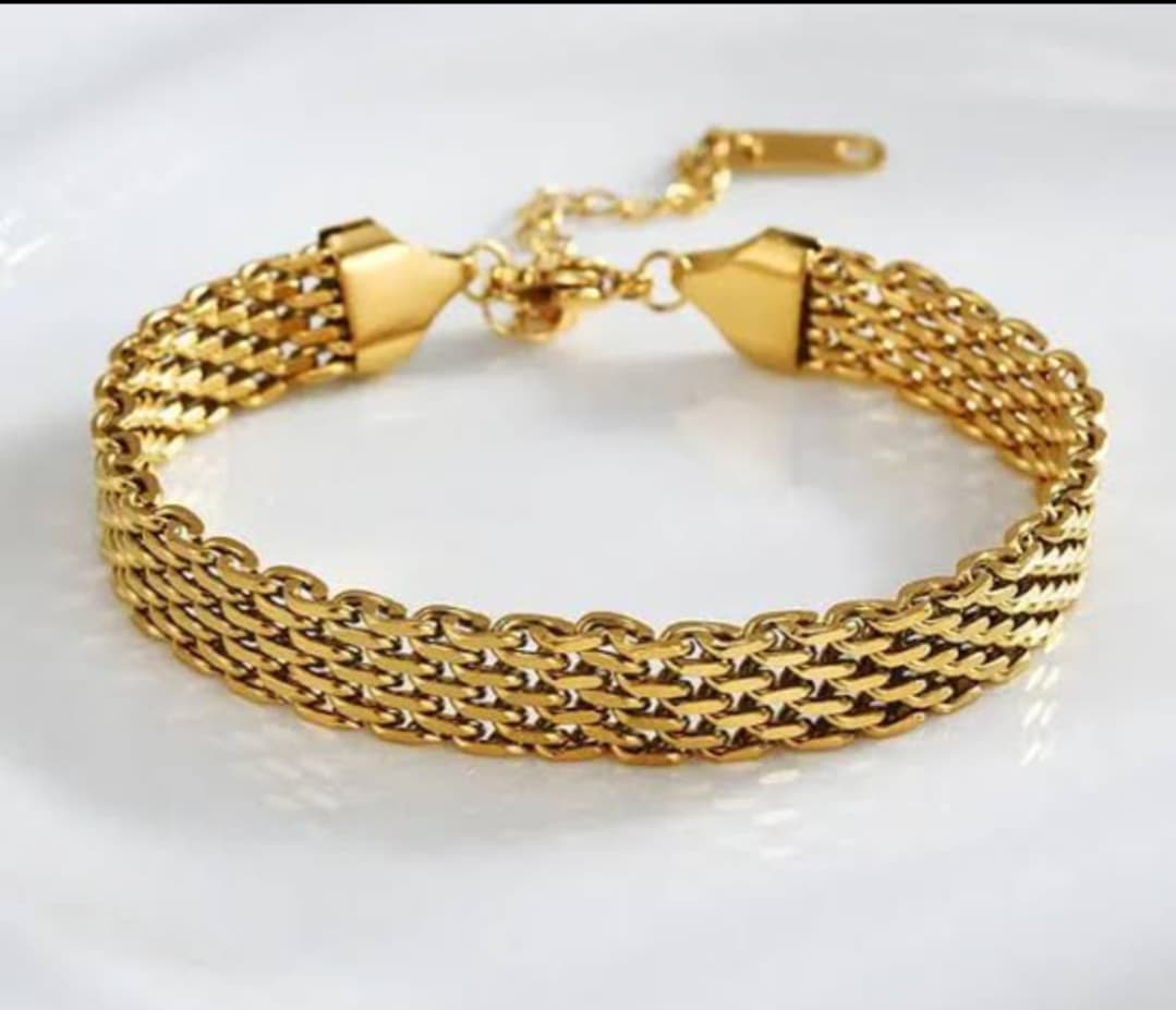 Formal Chain Bracelet