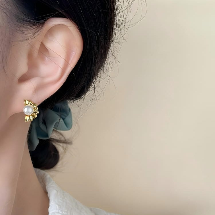 Ear Daily Beauties