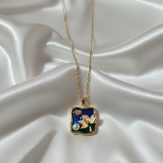 French Beauty Lockets