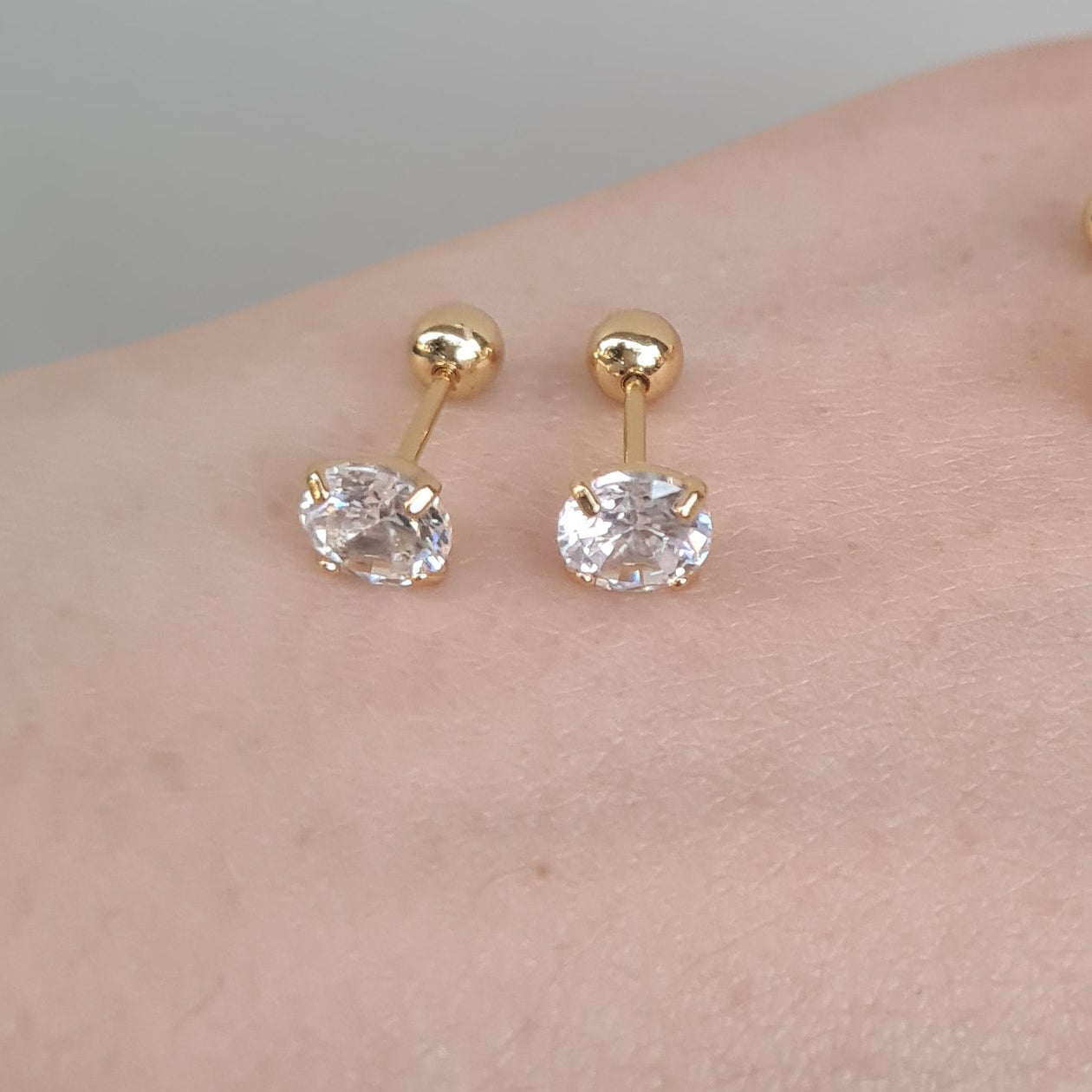 Sparkling Ear Studs (Pair)
