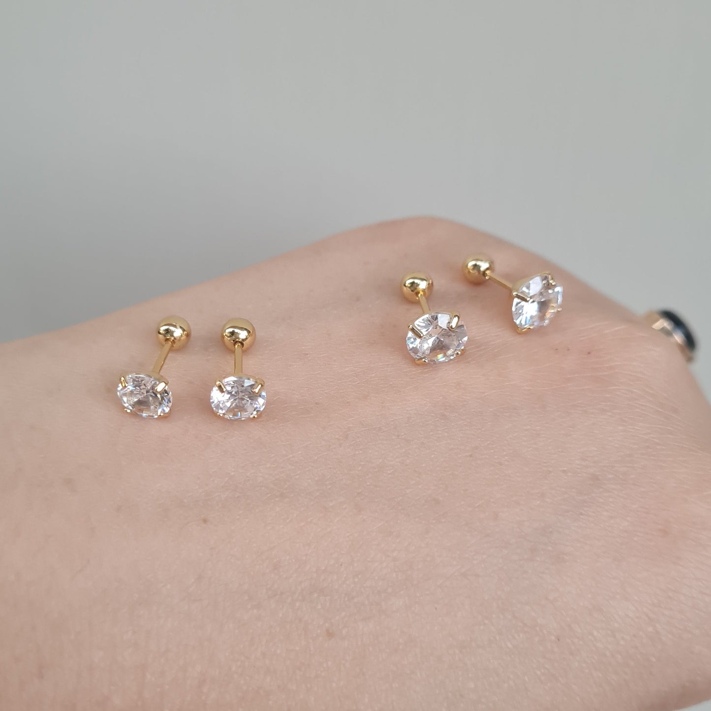 Sparkling Ear Studs (Pair)