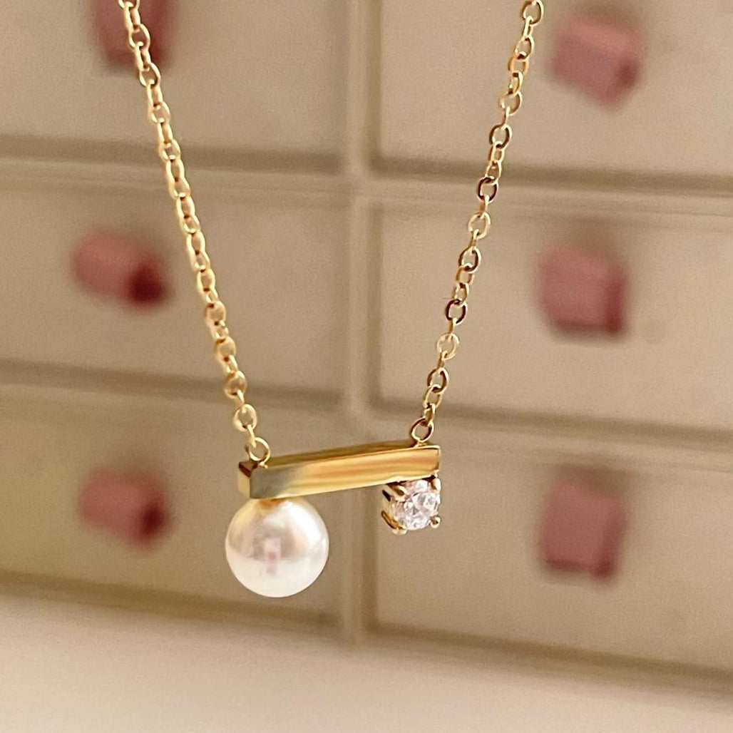 Minimalistic Pearl Locket