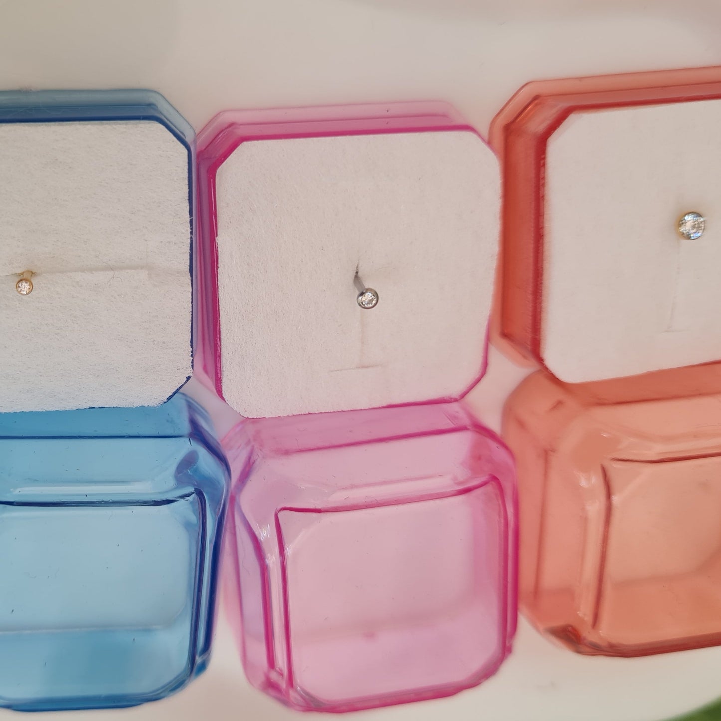 Smooth 1-Stone Nose Pin (Easy to Wear)