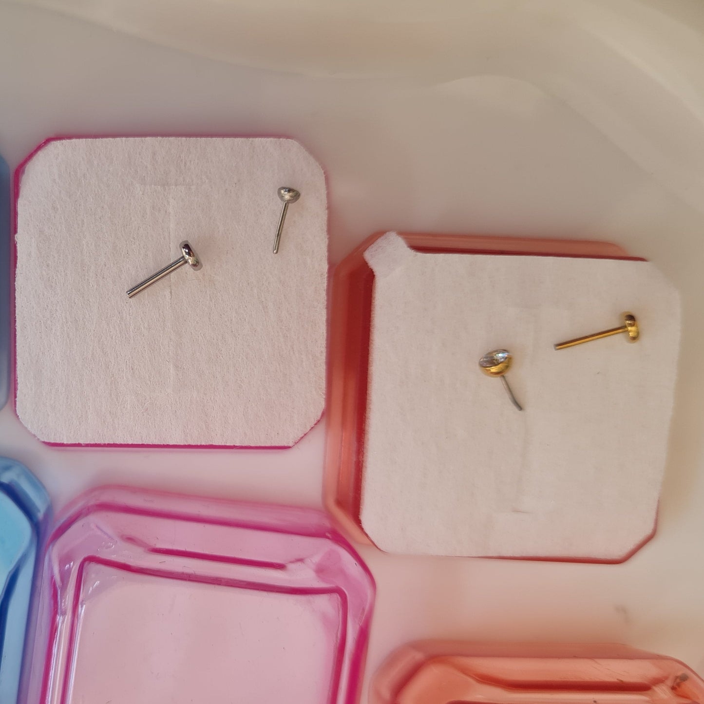 Smooth 1-Stone Nose Pin (Easy to Wear)