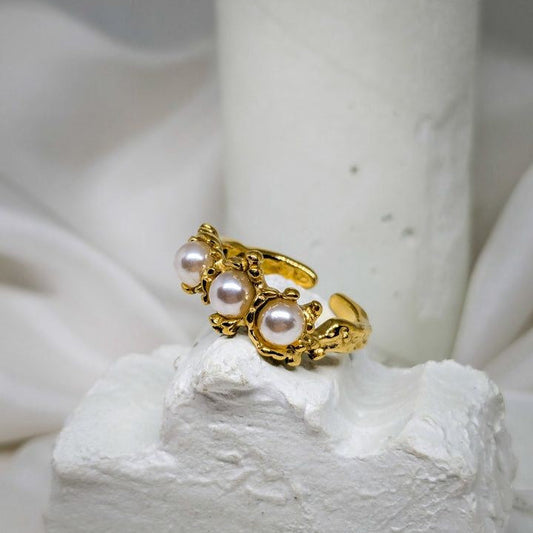 3-Pearls Ring