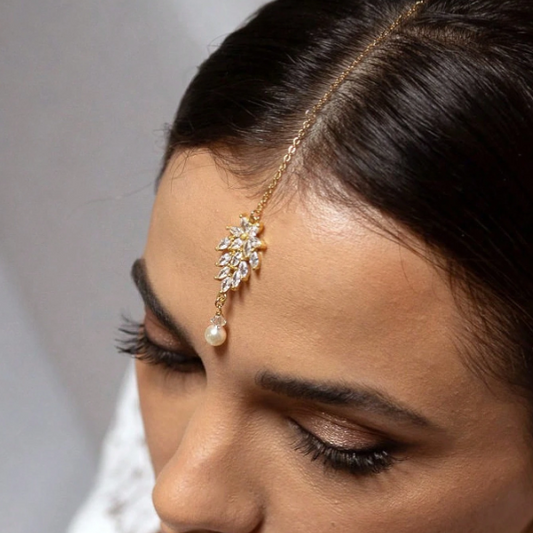 Pearl and Zircon Bindiya