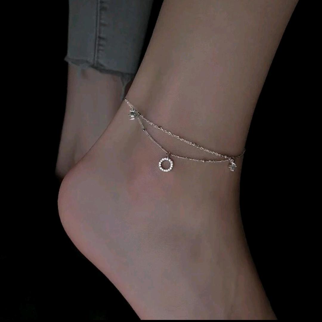 Minimalistic Anklet with rhinestones for Pretty Feet (1-Piece)