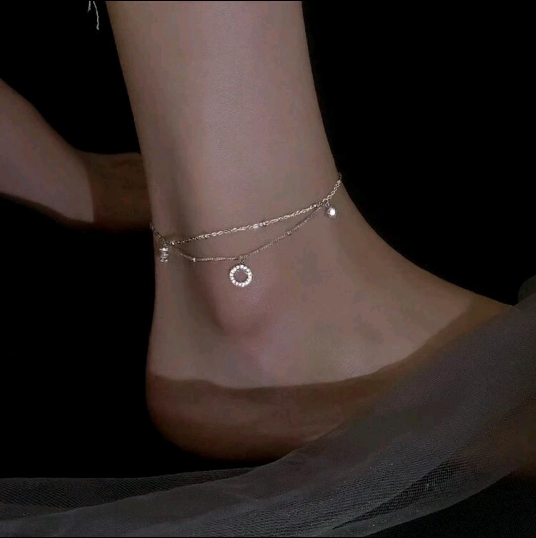 Minimalistic Anklet with rhinestones for Pretty Feet (1-Piece)