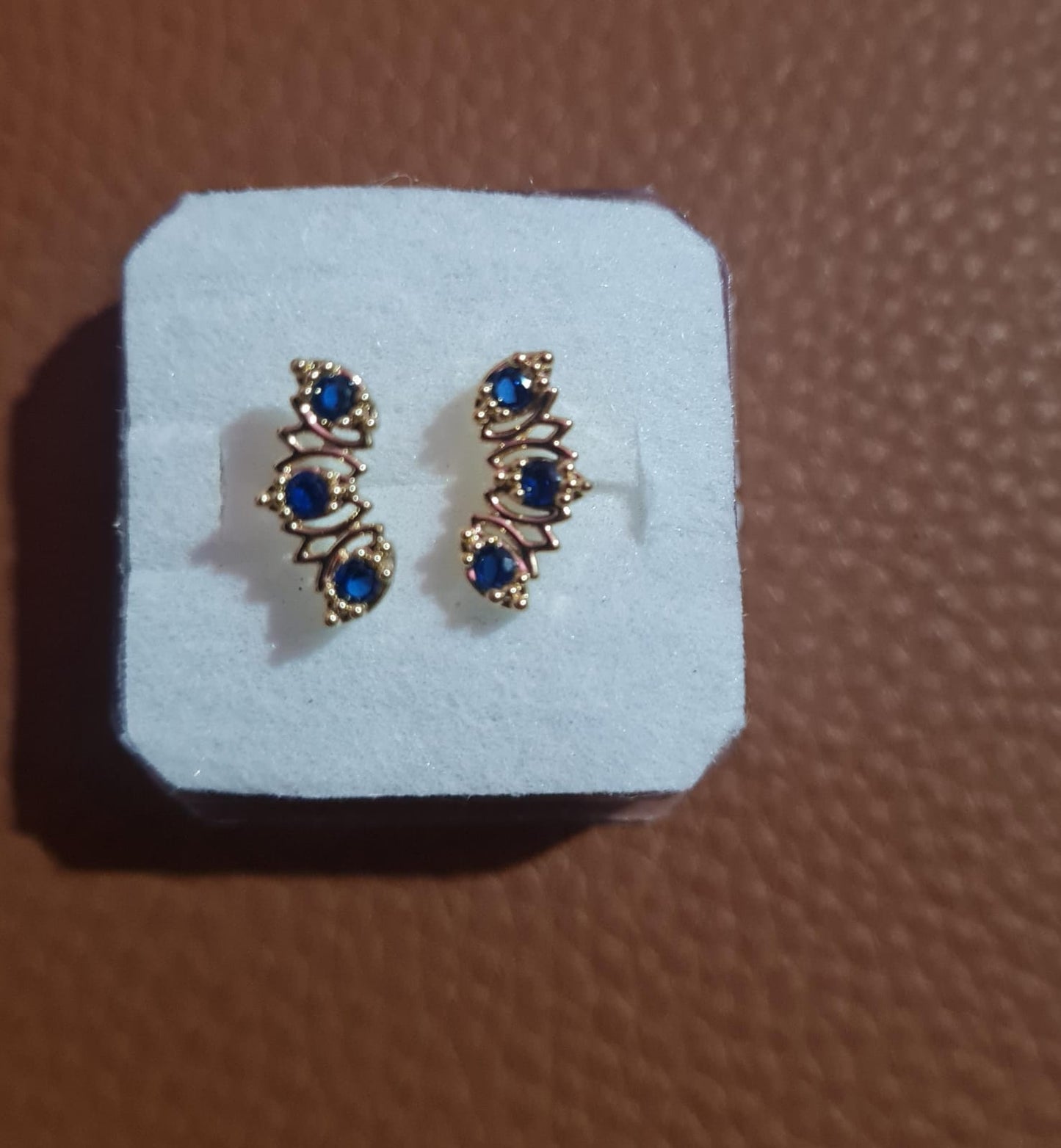 Ear Studs (Stainless Steel with ball screw)