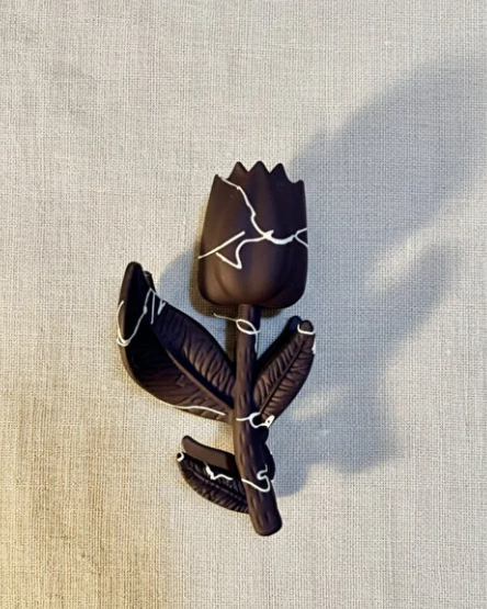 Tulip claw clip